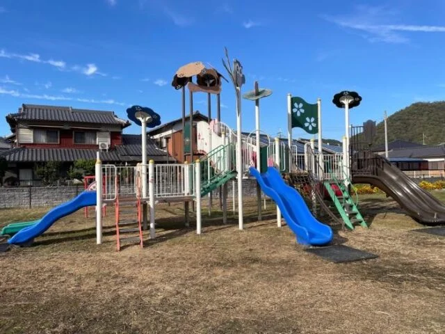 上郡町公式掲載画像。上郡町内公園（竹万第3公園）の複合遊具を確認するための引用画像。