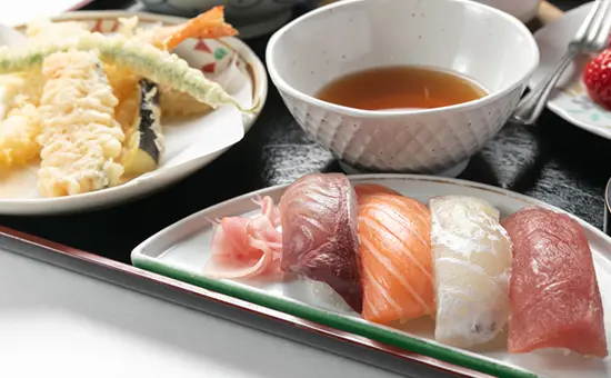 司庵公式掲載画像。瀬戸内海の魚を使った料理の提供イメージを確認するための引用画像。