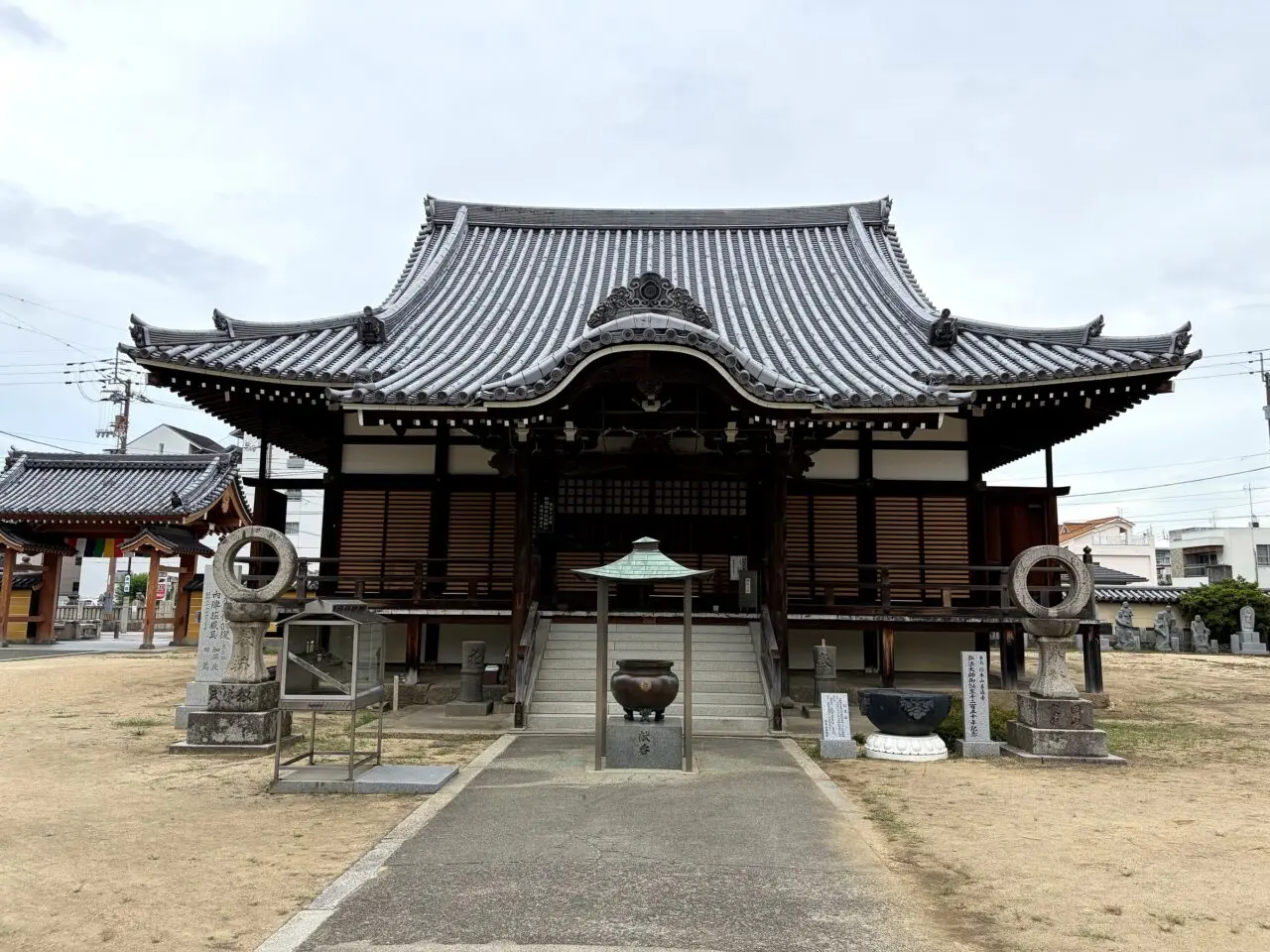 善通寺境内の堂宇外観