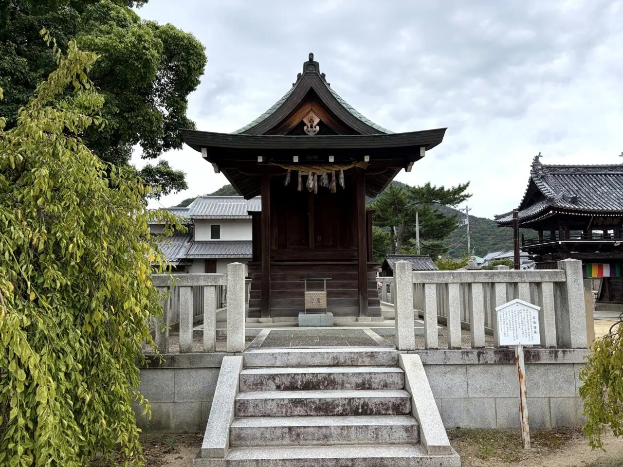 善通寺佐伯祖廟の境内