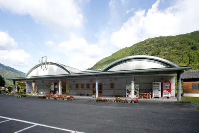 おもしろ昆虫化石館が入る八田コミュニティーセンターの外観