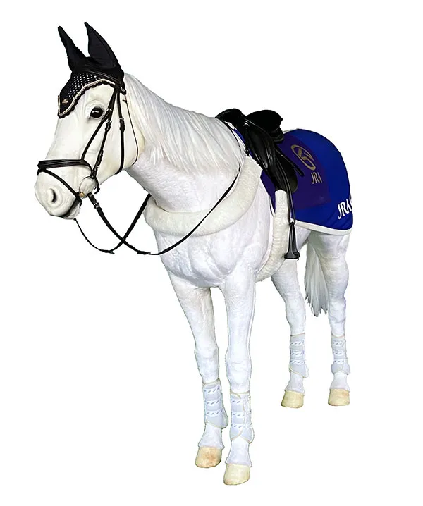 JRAの馬ロボ。本物の馬そっくりに作られたロボットで、背中に乗って写真が撮れる