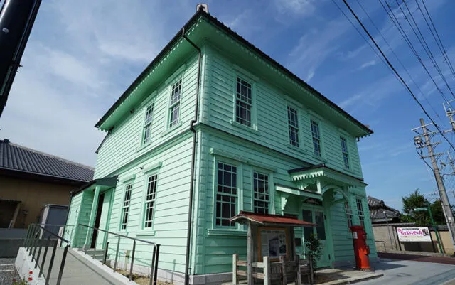 大正12年築の旧辻川郵便局舎の外観