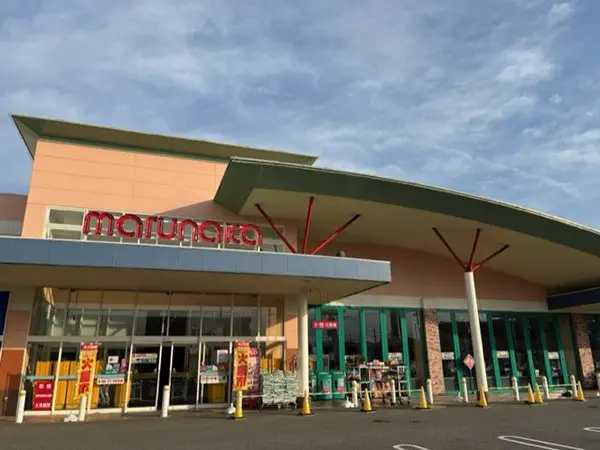 セリアの出店予定先であるマルナカ玉津店の建物。株式会社フジ公式ページ掲載の外観写真