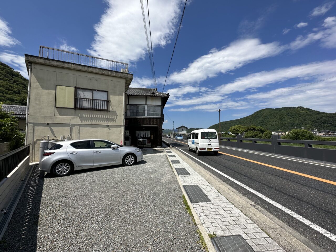 石井製パン店の駐車場