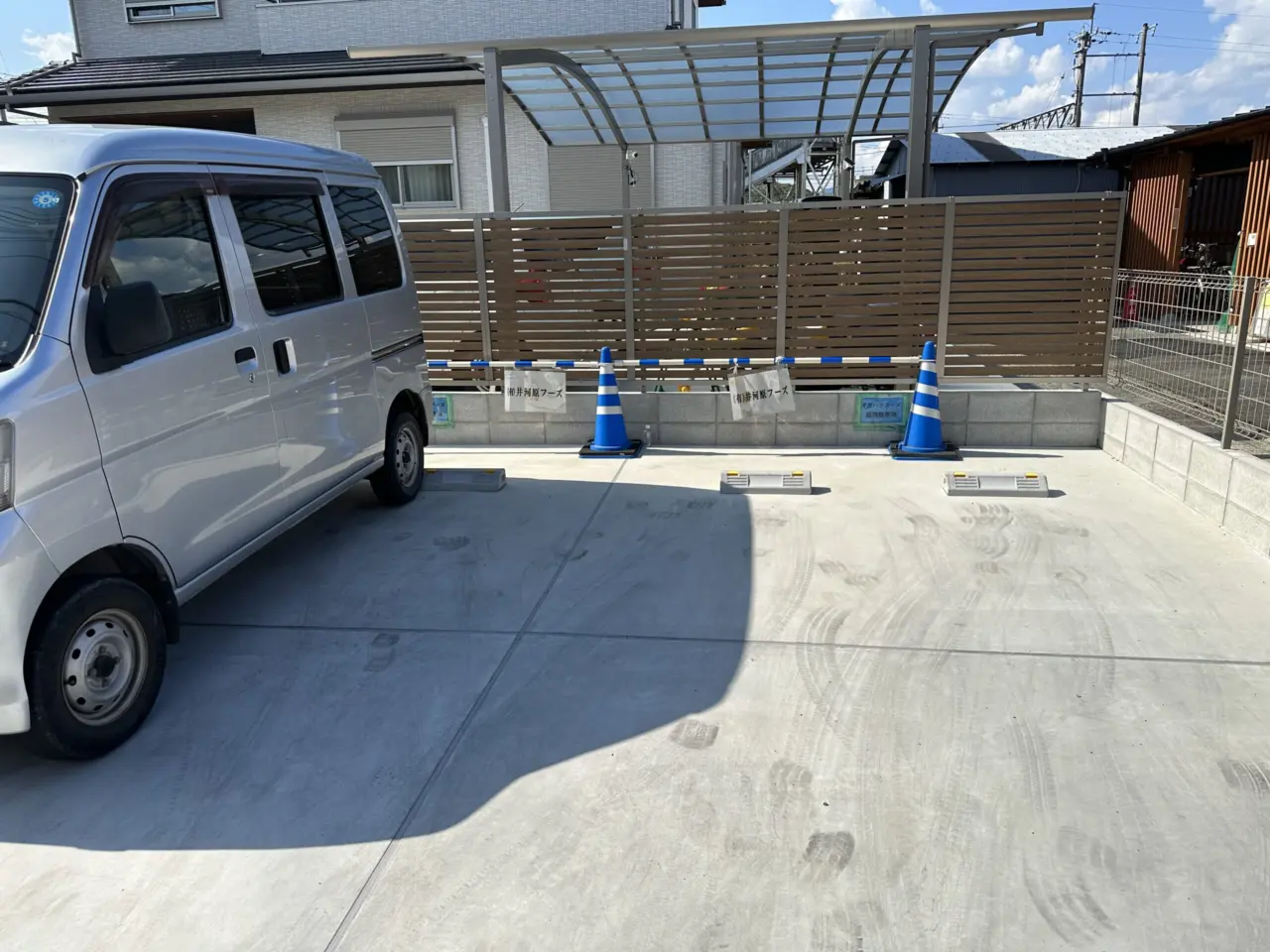 いがはらフーズの駐車場・外観
