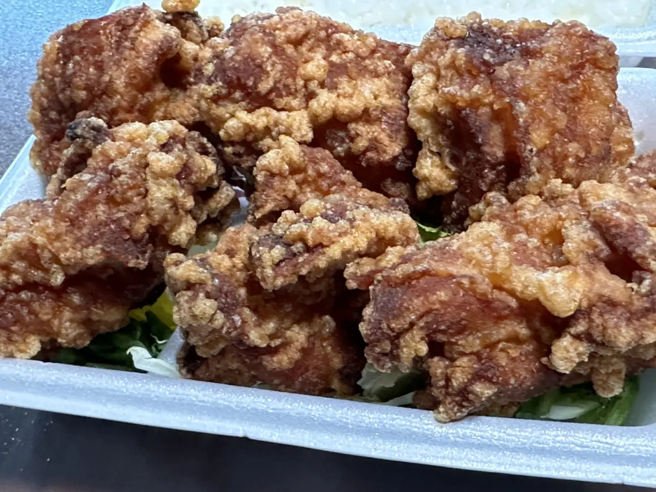 いがはらフーズの大きな唐揚げ