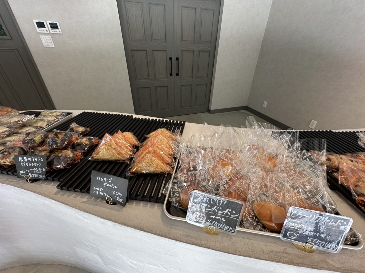 小麦の奴隷 佐用店のイートインスペース