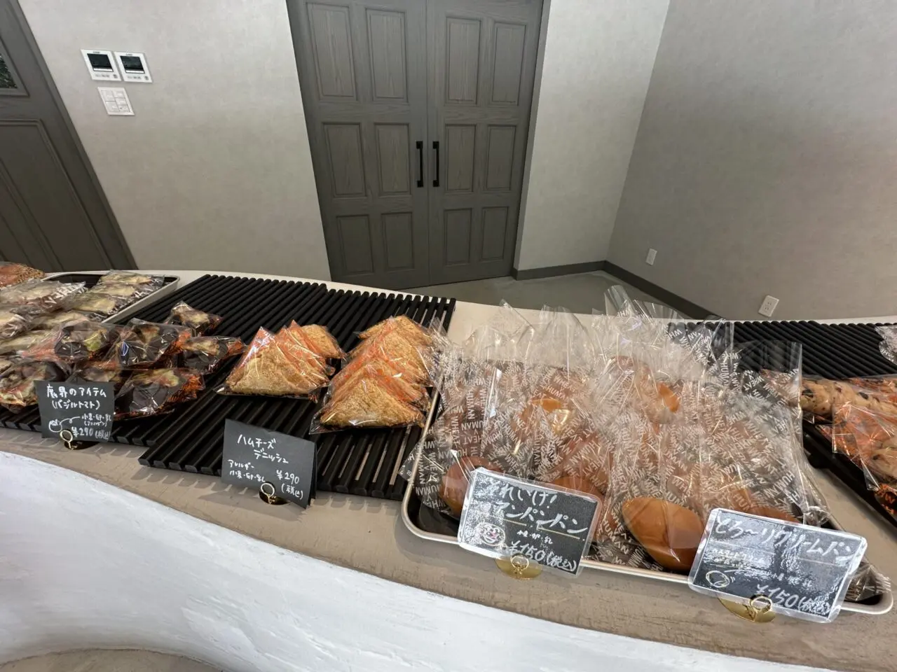 小麦の奴隷 佐用店のイートインスペース