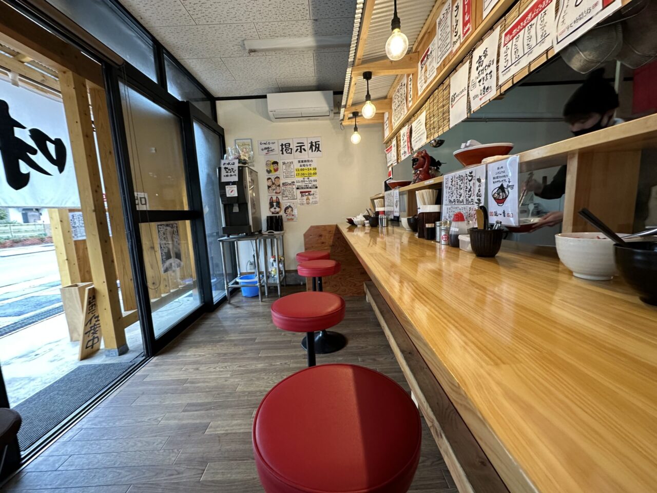 長浜ラーメン味一番 上郡店の内観