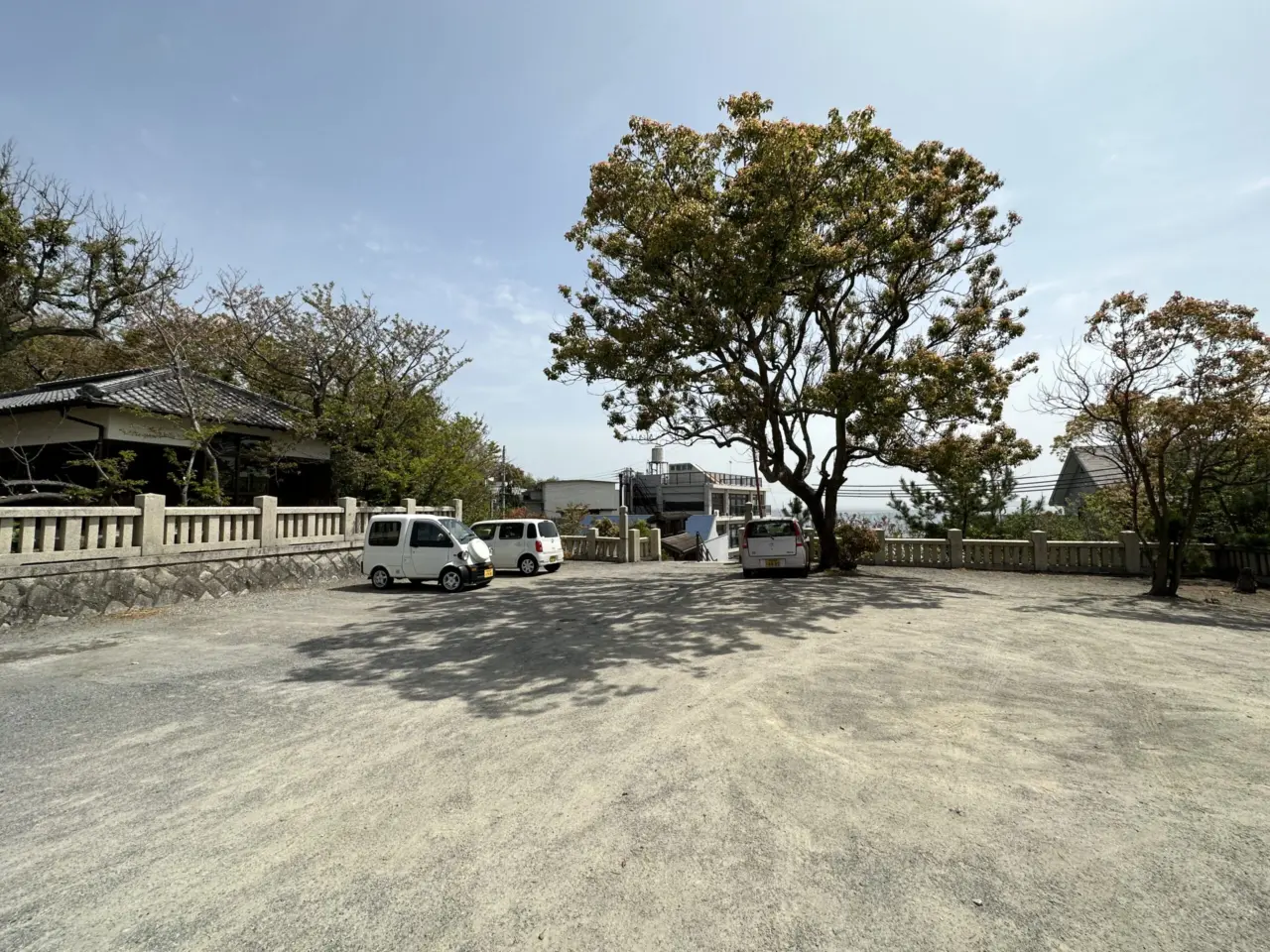 伊和都比売神社専用駐車場の外観