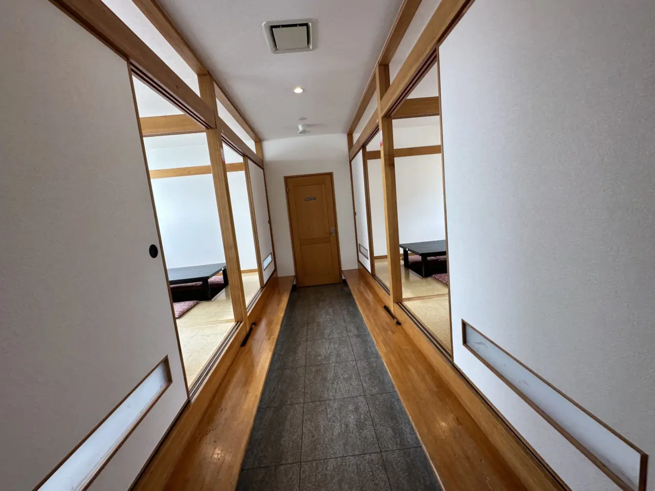 おさきかもめ屋 城西館の店内（2階）
