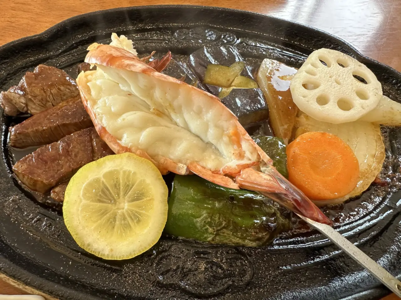おさきかもめ屋 城西館のAランチ 肉のアップ