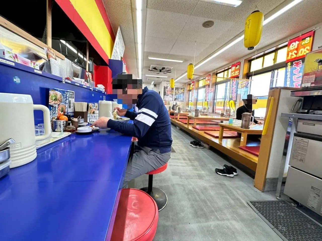 来々亭 赤穂店の内観