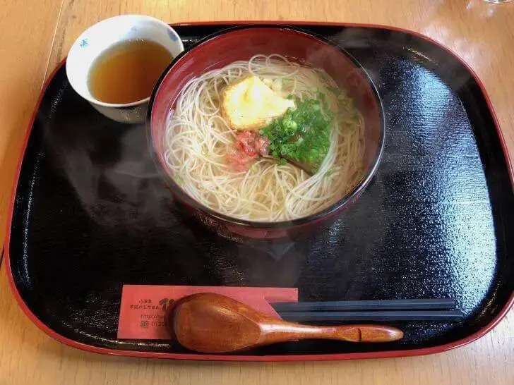 小豆島手延べそうめん作兵衛のそうめん