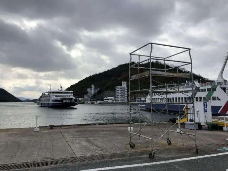 日生港に到着するフェリー
