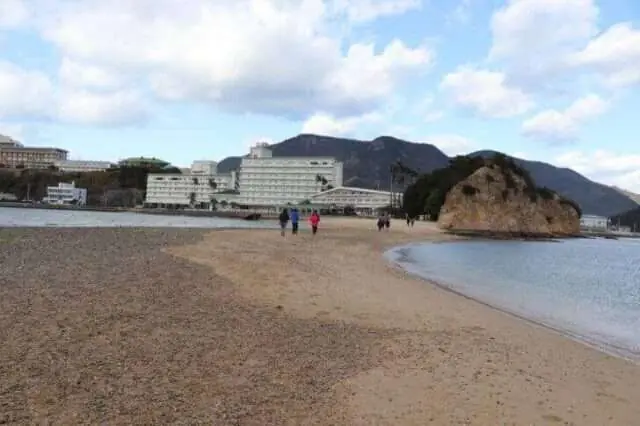 エンジェルロードの砂浜