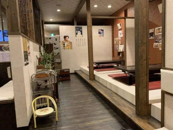 いなほやの店内カウンター席