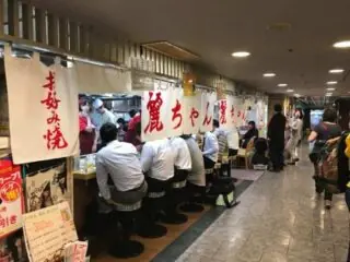 創業昭和32年の老舗！広島焼き麗ちゃん 広島駅ekie内の行列人気店 アイキャッチ画像
