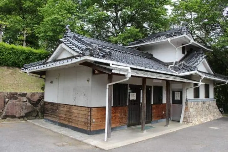 わにぶちの滝の遊歩道